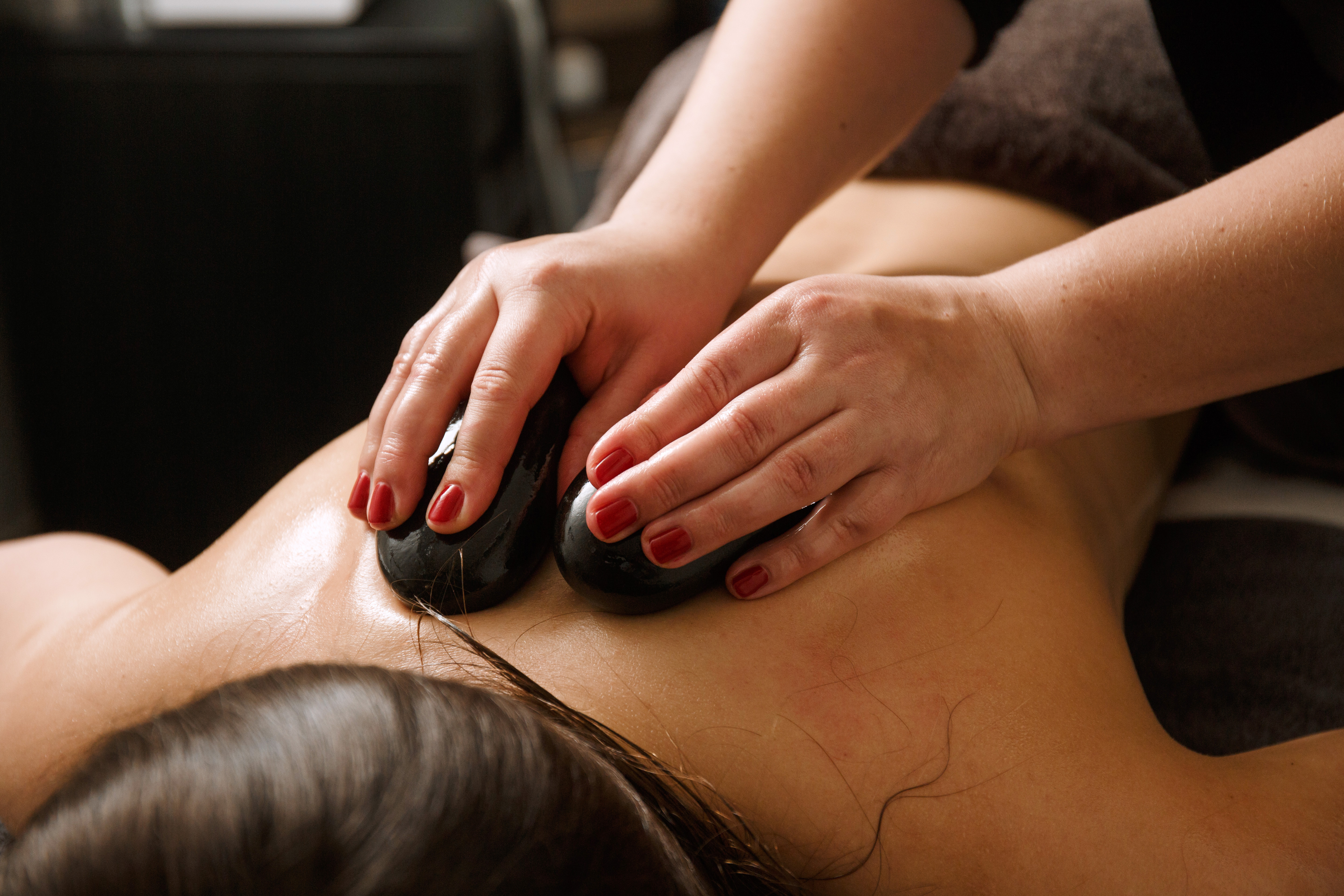 Hot Stone behandeling bij Schoonheidssalin IN